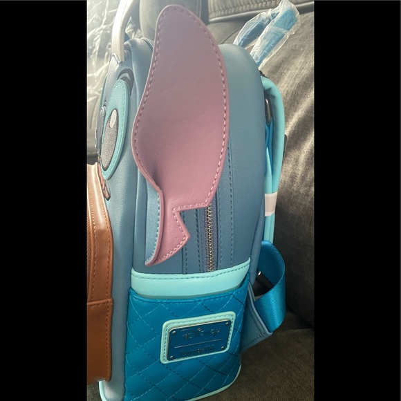 LOUNGEFLY 2020 FALL VIRTUAL CON DISNEY BAKER STITCH LIMITED EXCLUSIVE BACKPACK. - Picture 3 of 5